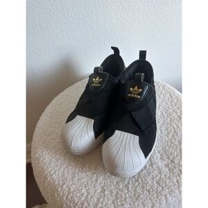 Adidas Women's Superstar no laces black with white sole 8.5